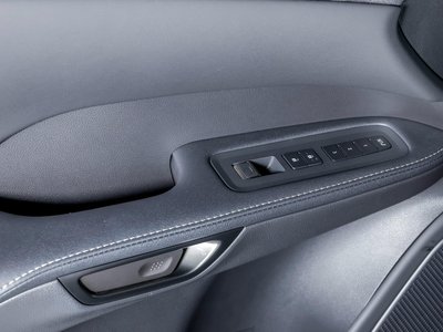 2025 Lexus RX — миниатюра 23