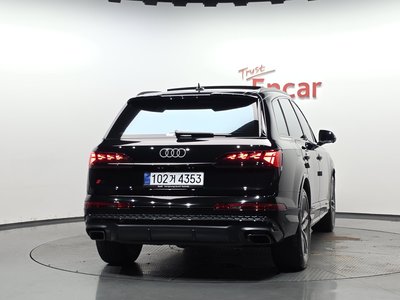 صورة 4 لـ 2025 AUDI Q7