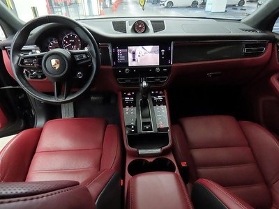 PORSCHE MACAN - 10
