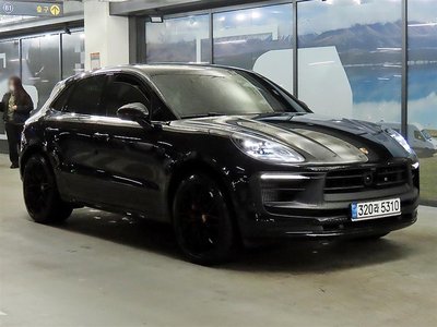 PORSCHE MACAN - 1