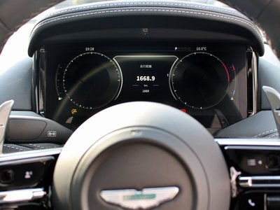 ASTON MARTIN DB12 - 10