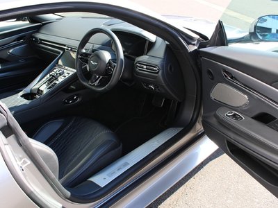 ASTON MARTIN DB12 - 3