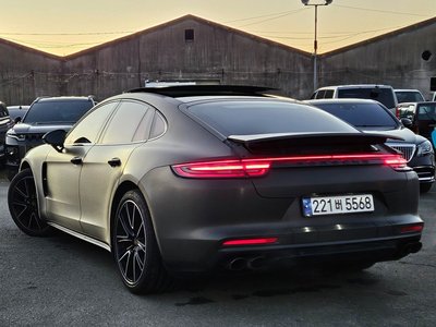 PORSCHE PANAMERA - 4