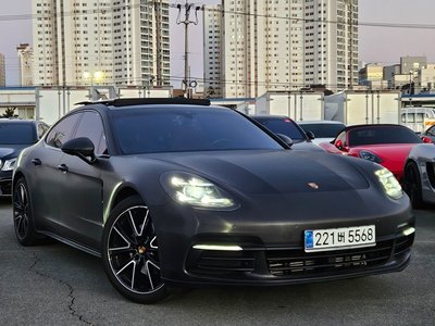 PORSCHE PANAMERA