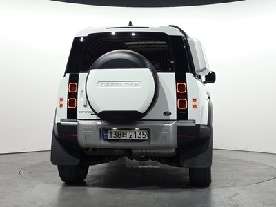 LAND ROVER DEFENDER - 4