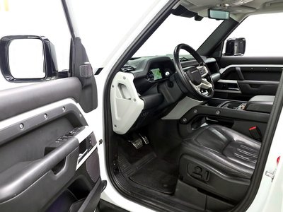 LAND ROVER DEFENDER - 10