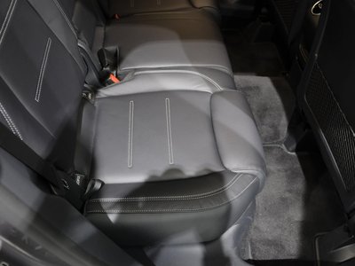2025 Mercedes-BENZ GLA — миниатюра 35