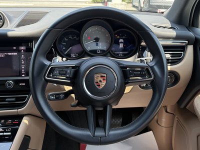 صورة 6 لـ 2023 Porsche MACAN