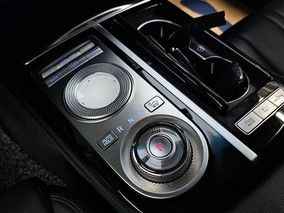 GENESIS G80 (RG3) - 9