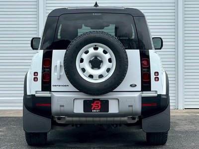 LAND ROVER DEFENDER - 9