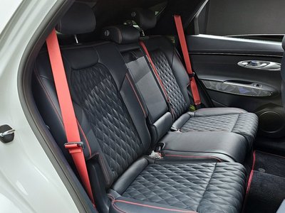 2023 Genesis GV70 — миниатюра 12