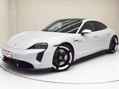 صورة 3 لـ 2023 Porsche TAYCAN