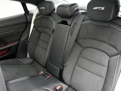 صورة مصغرة 14 لـ 2023 Porsche TAYCAN