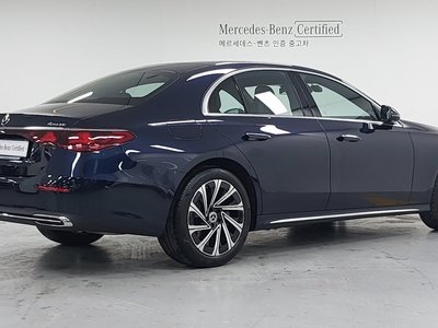 MERCEDES-BENZ E-CLASS - 5