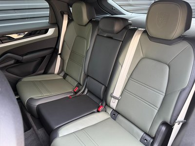 صورة مصغرة 29 لـ 2023 Porsche CAYENNE