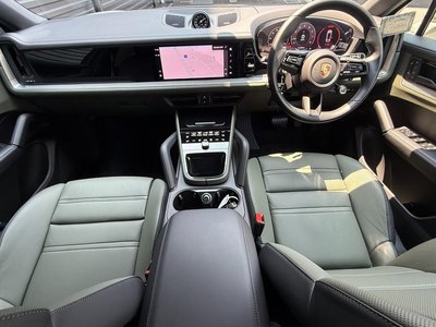 صورة 2 لـ 2023 Porsche CAYENNE