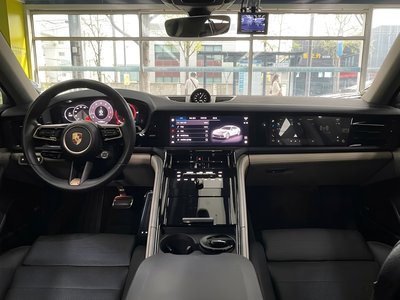 PORSCHE PANAMERA - 5
