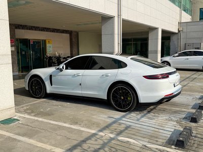PORSCHE PANAMERA - 5