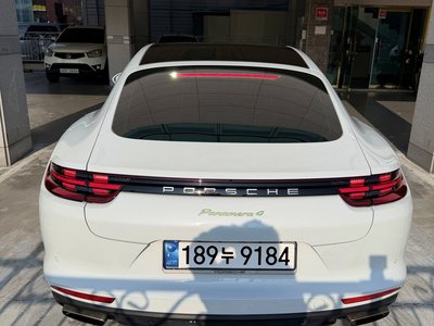 PORSCHE PANAMERA - 3