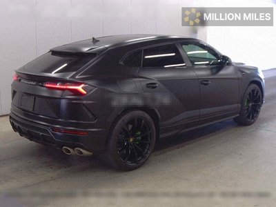 LAMBORGHINI URUS - 5
