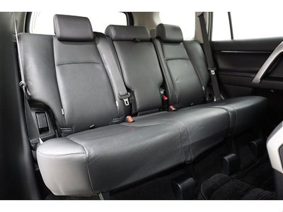 TOYOTA LAND CRUISER PRADO - 8