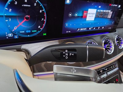 MERCEDES-BENZ CLS - 9