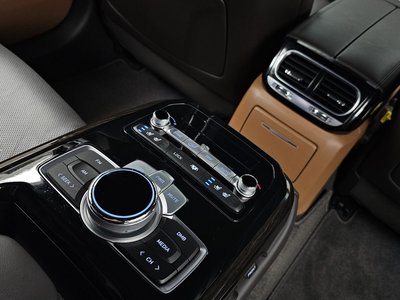 صورة مصغرة 25 لـ 2019 Genesis G90