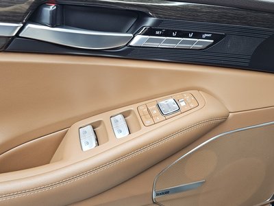 صورة مصغرة 30 لـ 2019 Genesis G90