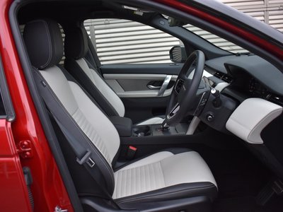 2024 LAND Rover DISCOVERY SPORT photo 8