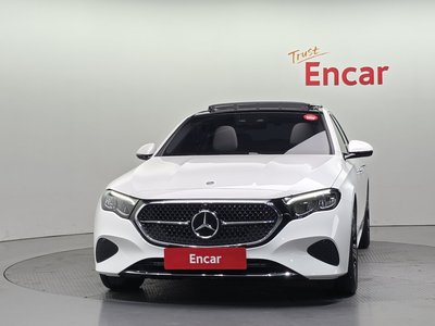 MERCEDES-BENZ E-CLASS - 2