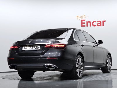 MERCEDES-BENZ E-CLASS - 3