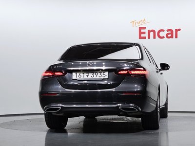 MERCEDES-BENZ E-CLASS - 4