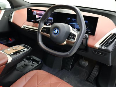 BMW IX - 2
