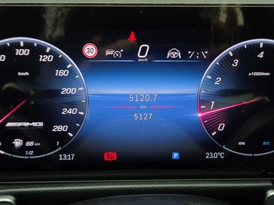 2025 Mercedes-BENZ GLB photo 8