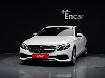 MERCEDES-BENZ E-CLASS - 2