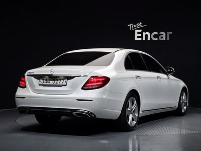 MERCEDES-BENZ E-CLASS - 3