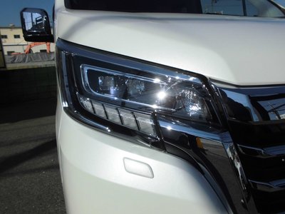 TOYOTA GRAND ACE - 8