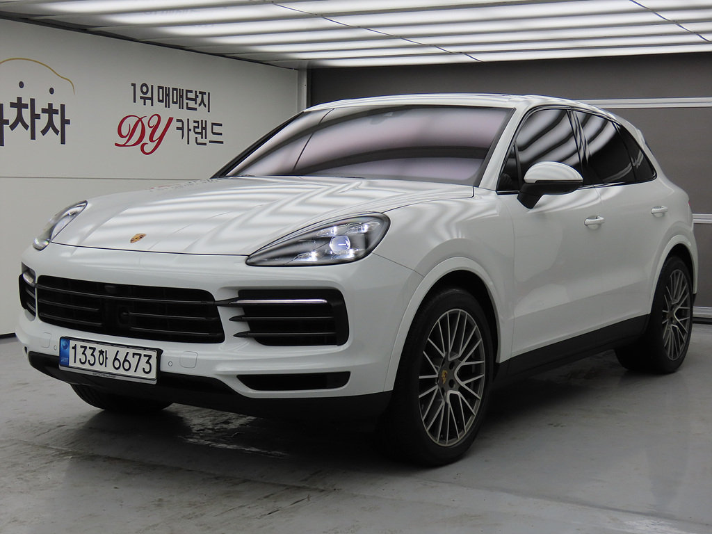 PORSCHE CAYENNE - View 1