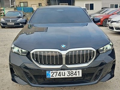 BMW 5 SERIES - 1
