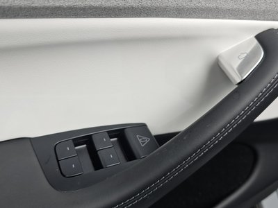 2025 Tesla MODEL Y — миниатюра 30