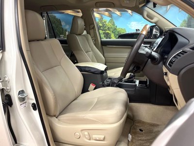 TOYOTA LAND CRUISER PRADO - 8