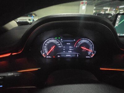 صورة 8 لـ 2021 Genesis GV70
