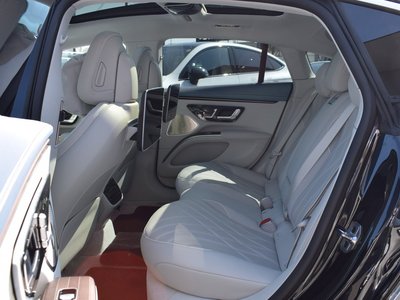 MERCEDES-BENZ EQS - 7