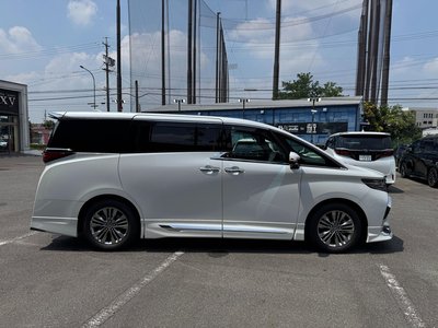 2026 Toyota ALPHARD — фото 9