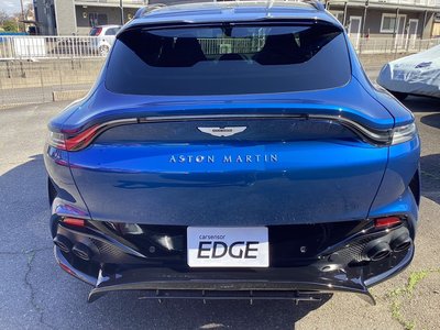 ASTON MARTIN DBX - 4