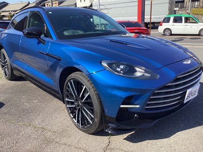 ASTON MARTIN DBX - 3