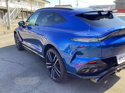 ASTON MARTIN DBX - 5