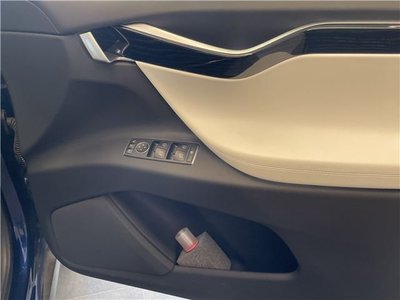 2017 Tesla MODEL X — миниатюра 21