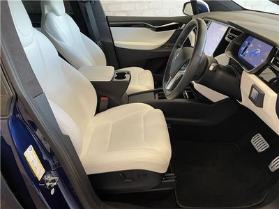 2017 Tesla MODEL X — миниатюра 16