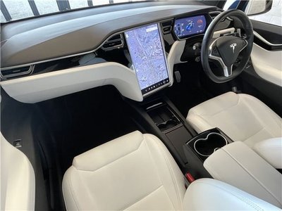 2017 Tesla MODEL X — миниатюра 33